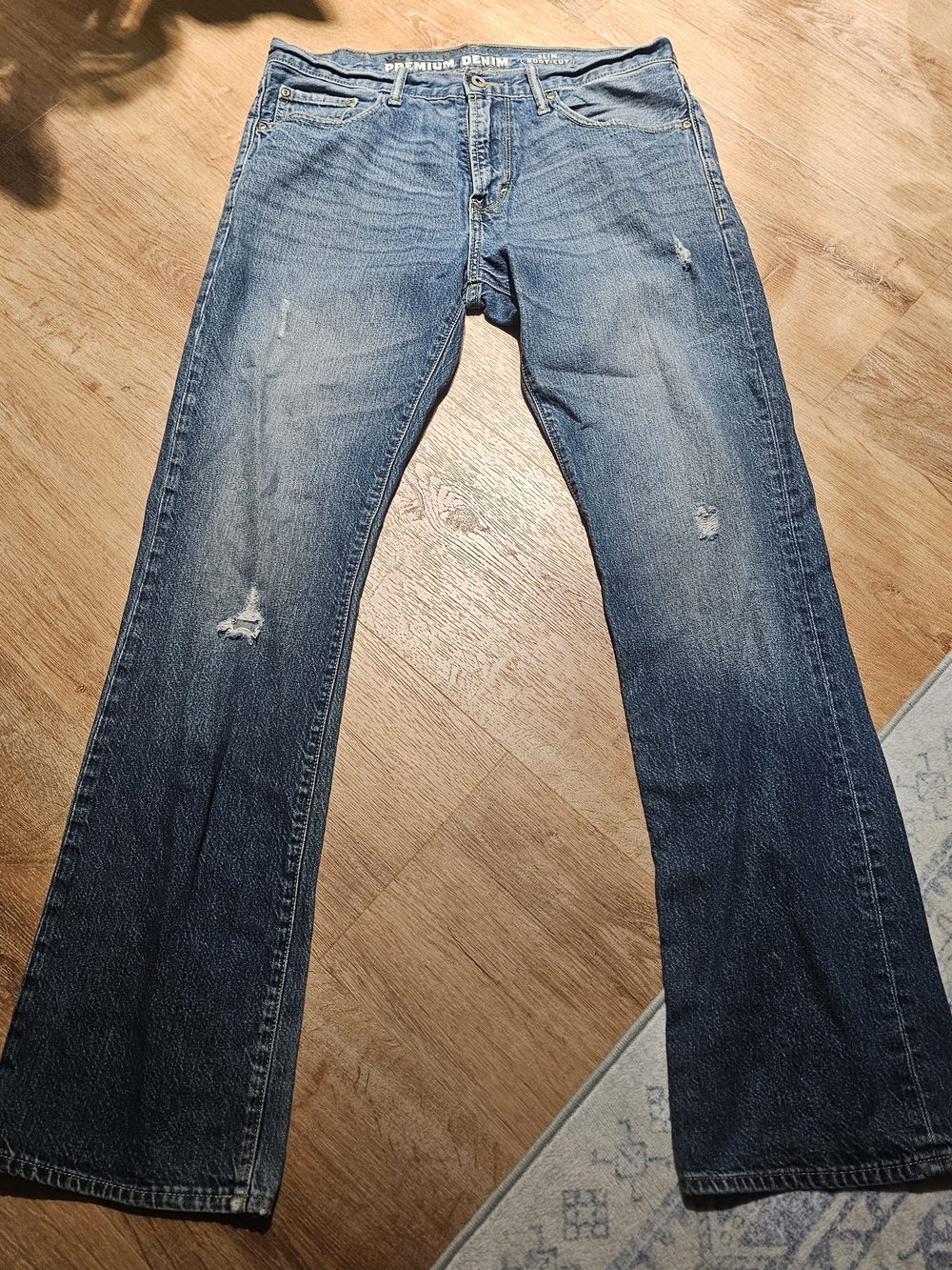 men's Old Navy Slim Boot-Cut blue distressed denim jeans 32x34